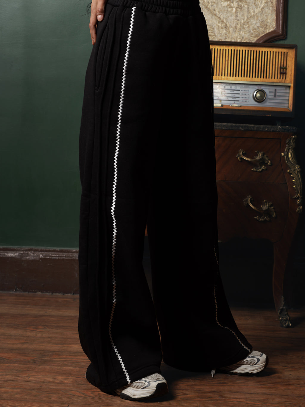 Owluxe Essential SweatPants - SP-01 - Black